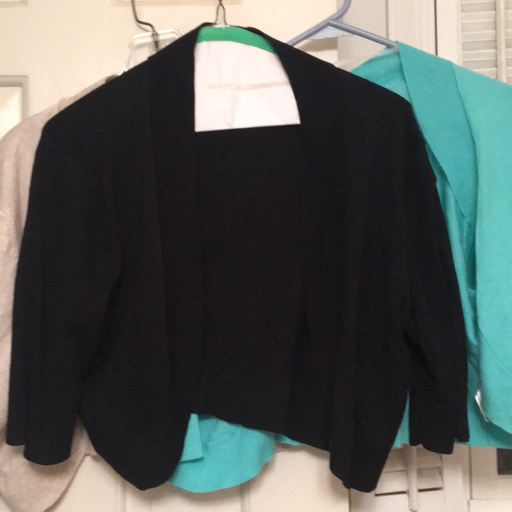 Short cover sweater